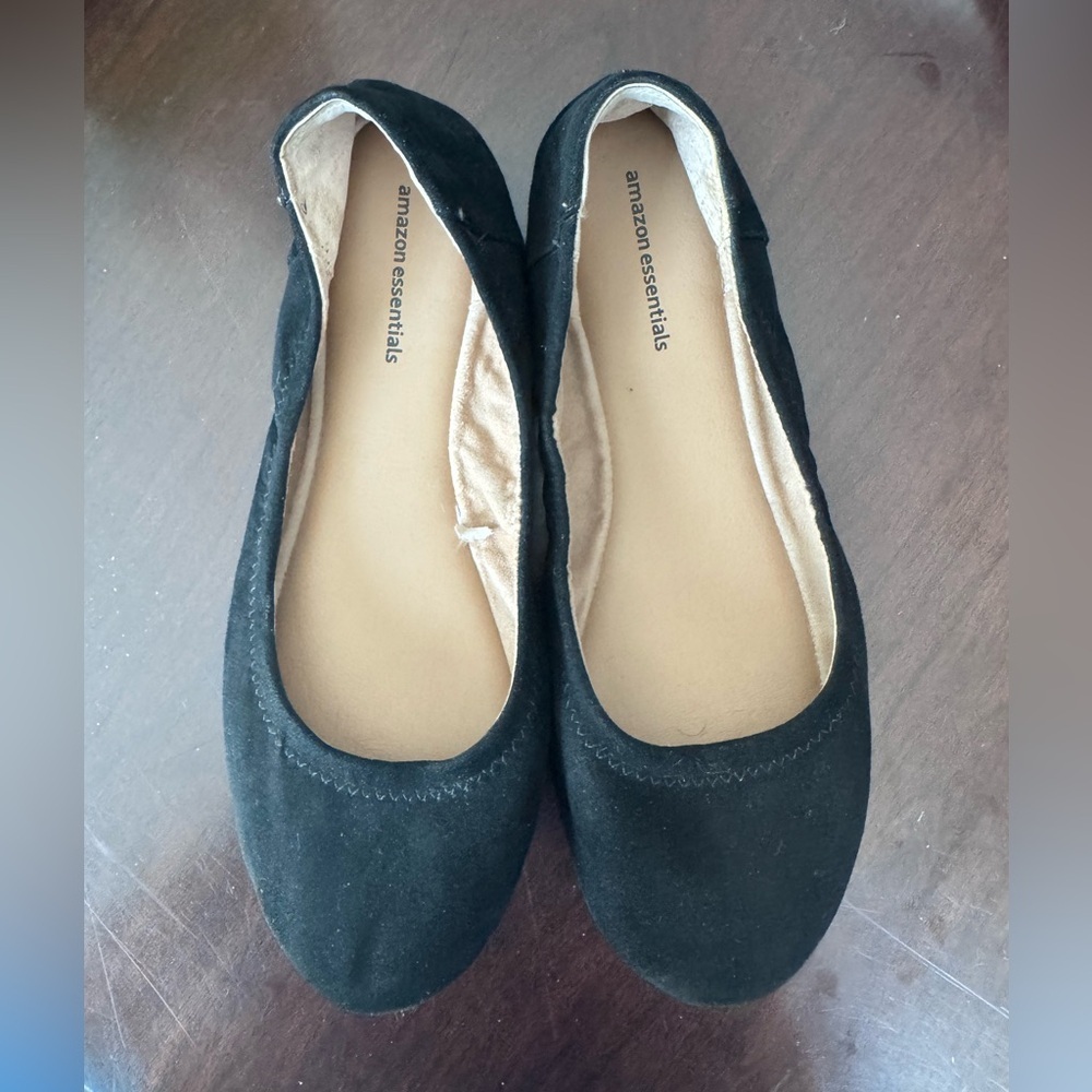 Amazon Essentials Women's Black Microsuede Belice Slip On Ballet Flats. Size 9